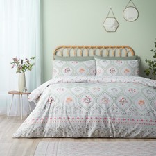 Catherine Lansfield Cameo Floral Reversible Duvet Cover Bedding Set Soft Green
