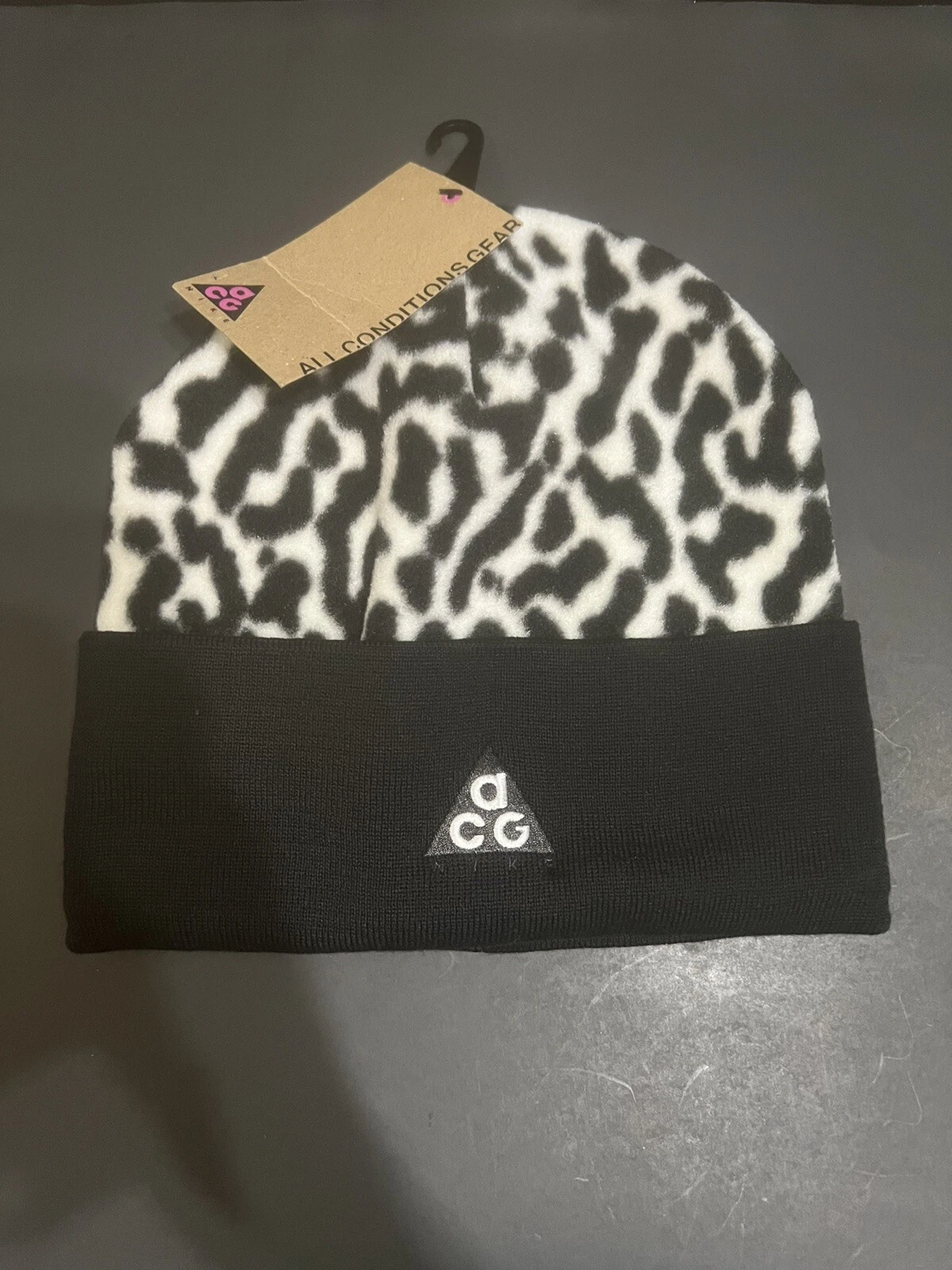NIKE ACG DRI-FIT FLEECE BEANIE ADULT UNISEX ONE SIZE BLACK / WHITE NWT
