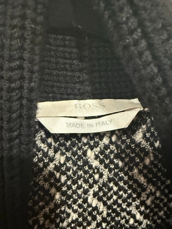 Cárdigan largo para mujer Hugo BOSS. Valor minorista $650 Foto 2 de 4