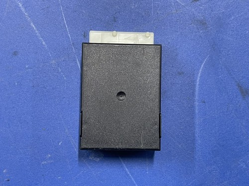 1998 BMW 328i RMIV Relay Module 61.35-8 353 099 - Picture 2 of 3