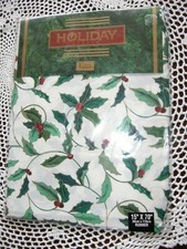 4133 Tobin Christmas Holly Table Runner 15 x 70 60 Cotton 40 Polyester