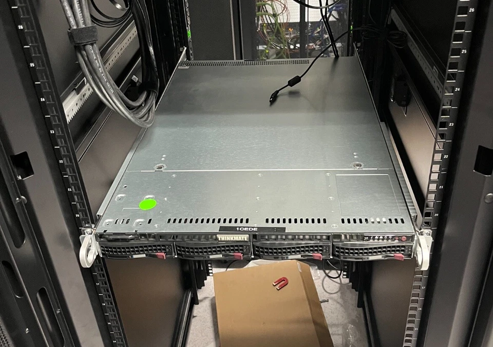 1U SuperMicro 815TQC-605WB XEON Gold 6230 20C 2.1GHz 1TB NVMe (RAX XS4-11S1-10G) - Image 2 of 2