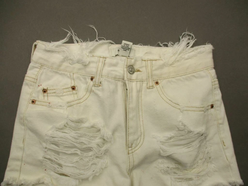 Shorts jeans feminino Forever 21 tamanho 24 marfim cintura alta algodão desgastado T119 - Imagem 2 de 4