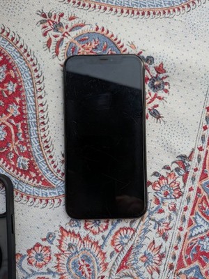 Apple iPhone 11 A2221 (CDMA + GSM) - 64GB - Schwarz (Ohne Simlock) (Dual-SIM)