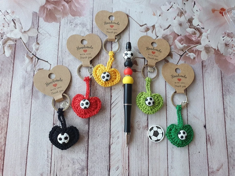 gehäkelter⚽Fussball Schlüsselanhänger mit Einkaufswagen-Chip+Schlüsselring⚽