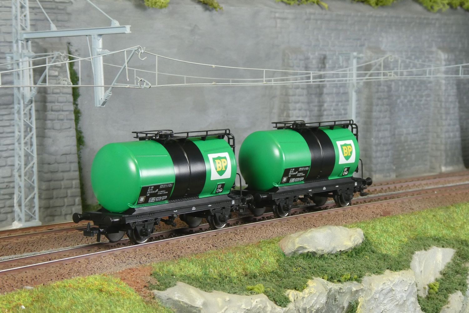 Wagons citernes Rivarossi HR6567 pour rame fret HO FS BP