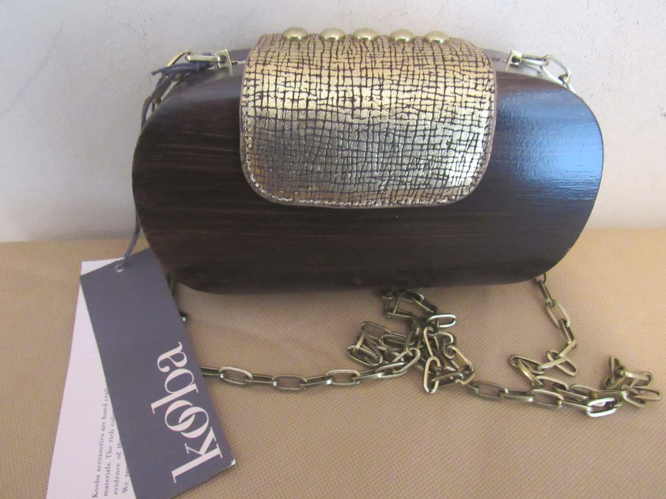 NUEVO CON ETIQUETAS $345 KOOBA BETHENNY CAJA DE MADERA CADENA MONEDERO MARRÓN/ORO METÁLICO - TIENE DEFECTOS Foto 2 de 4