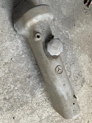 Mercedes W100 600 Ventildeckel W109 300 SEL M100 6.3 A1000160705 Rechts