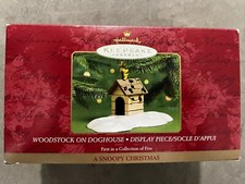 Hallmark Keepsake Ornament Woodstock On Doghouse Snoopy Christmas 2000 Peanuts