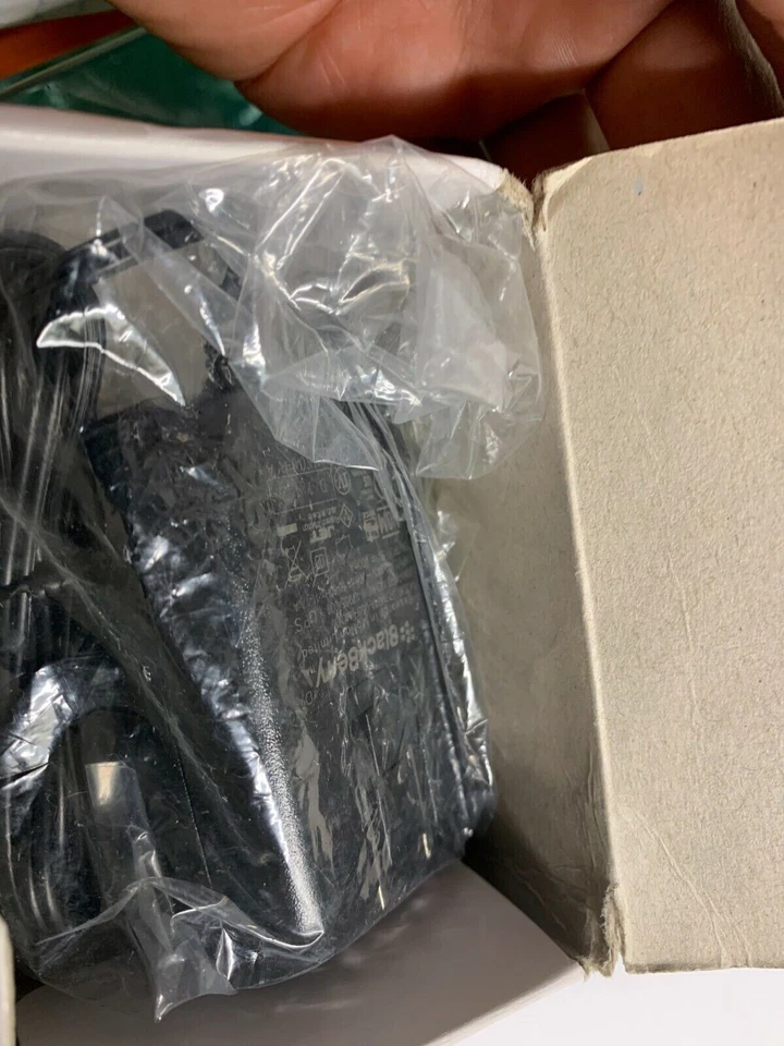 Cargador de aire acondicionado de viaje micro USB original Blackberry HDW-17955-001/ASy-18078-001 Foto 2 de 2