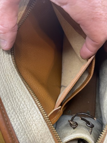 Dooney & Bourke All Weather Leather Cream Tan Purse Bag Handbag W/ Flaws - Picture 13 of 17
