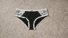 NWOT Victoria's Secret Body By Victoria Black White Smooth Hiphugger Panty Sz M