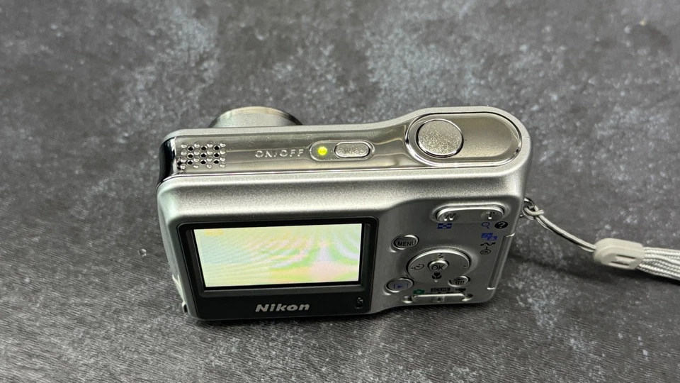 Nikon COOLPIX L3 5.1MP Digital Camera - Silver - Image 3 of 4