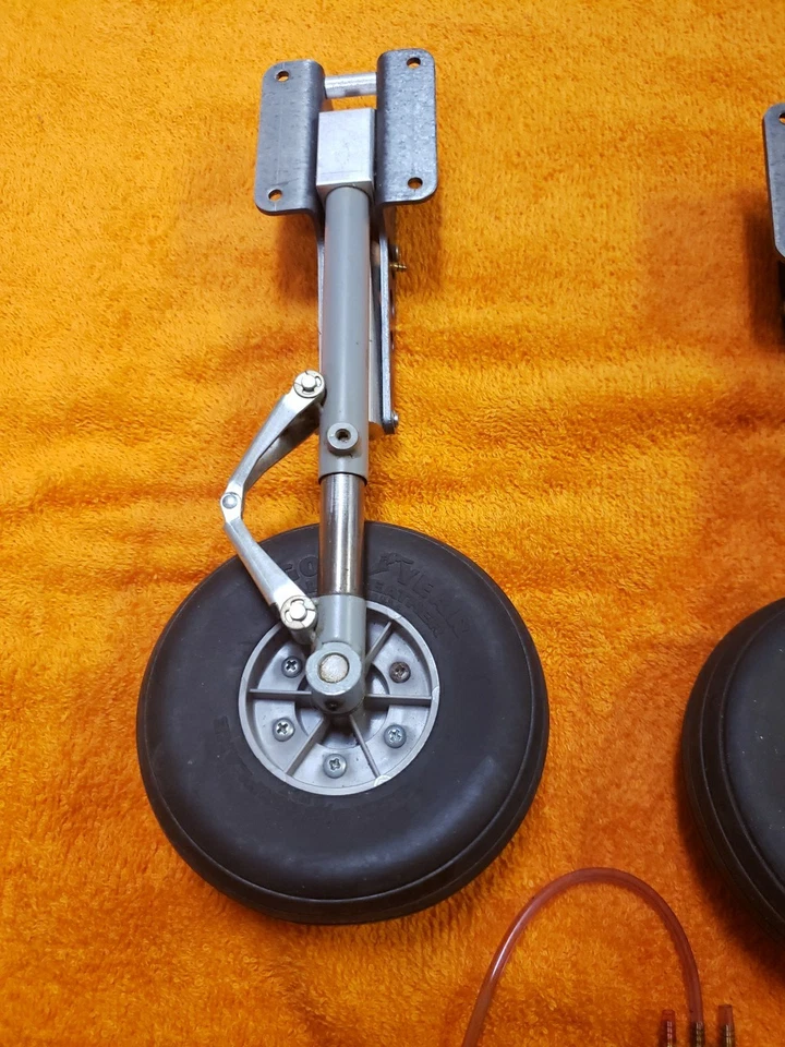 ROBART Retracts - Robart Gear For Spitfire By Dynaflite - With Valve - JT25 - Image 4 of 4