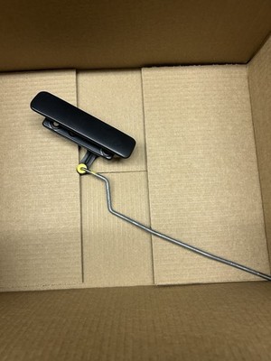OEM Freightliner / Ford A18-51913-004 Door Handle Latch With Rod NOS