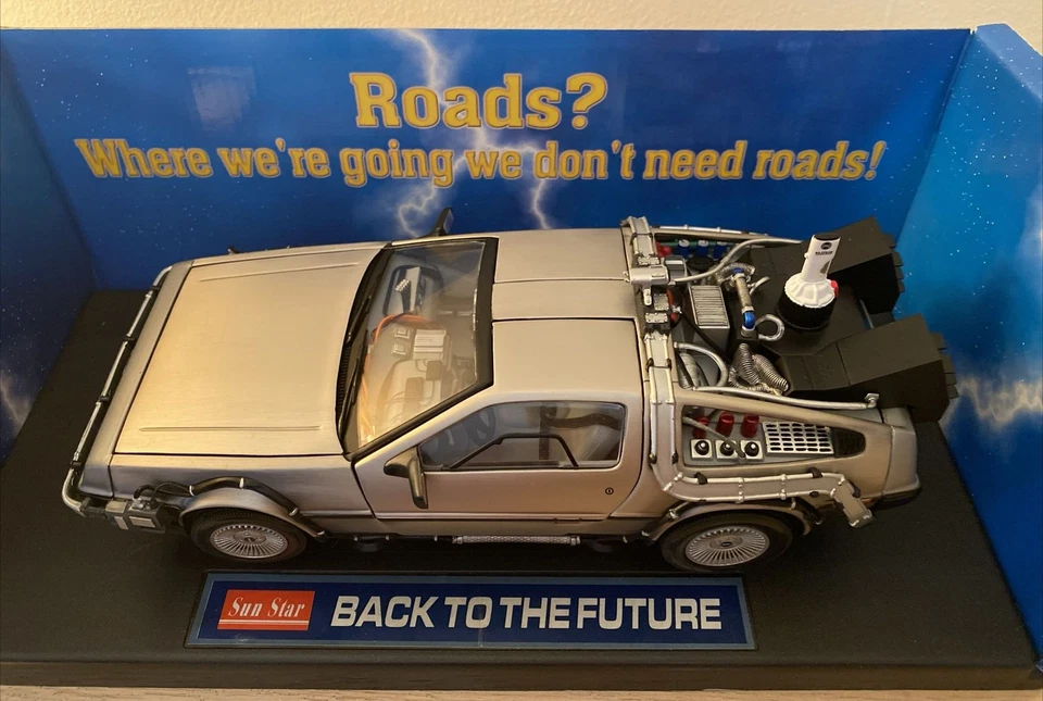 Sunstar 1:18 Back to the Future No. 2710 Diecast Delorean Time Machine 10Th Ann. - Image 4 of 4