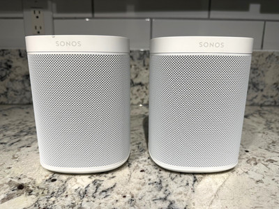 SONOS ONE SL S38 Smart Speaker Pair White Microphone-Free Factory Reset TESTED