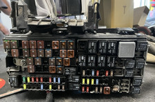 2013-2019 Ford Flex Engine compartment Fuse B...