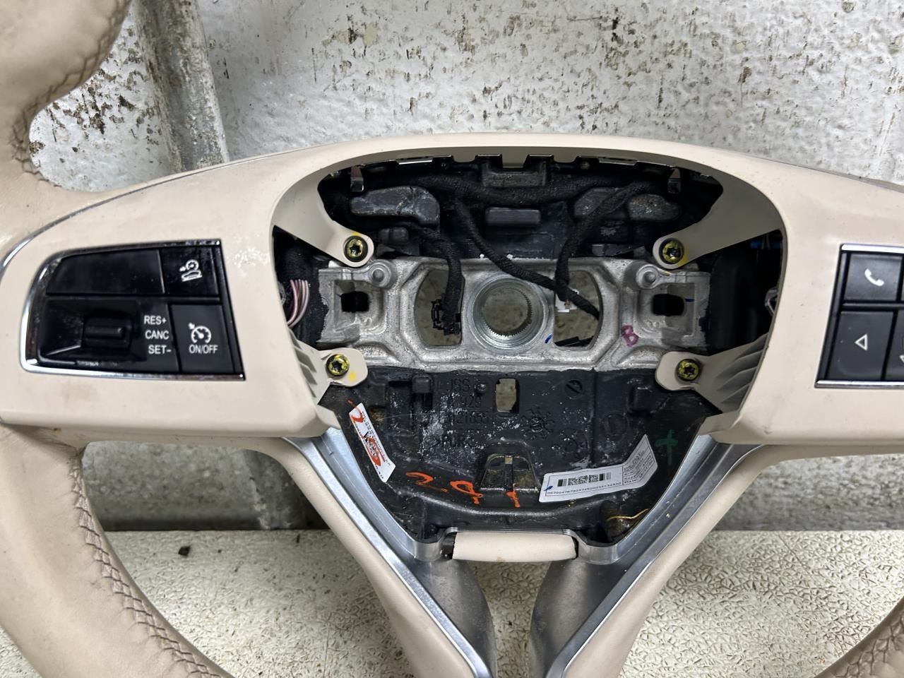 Maserati Levante 2022 Steering wheel Silver