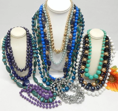 VINTAGE TO NOW FASHION /COSTUME JEWELRY BEADED NECKLACE LOT, ASSORTED MATERIALS