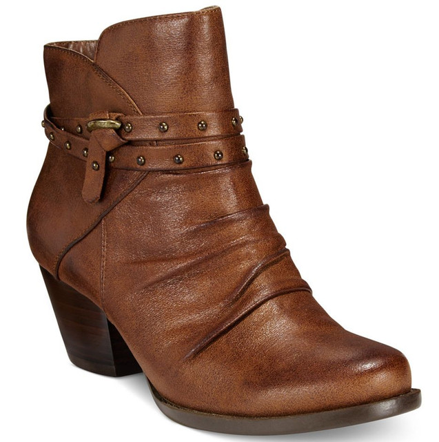 bare trap short boots