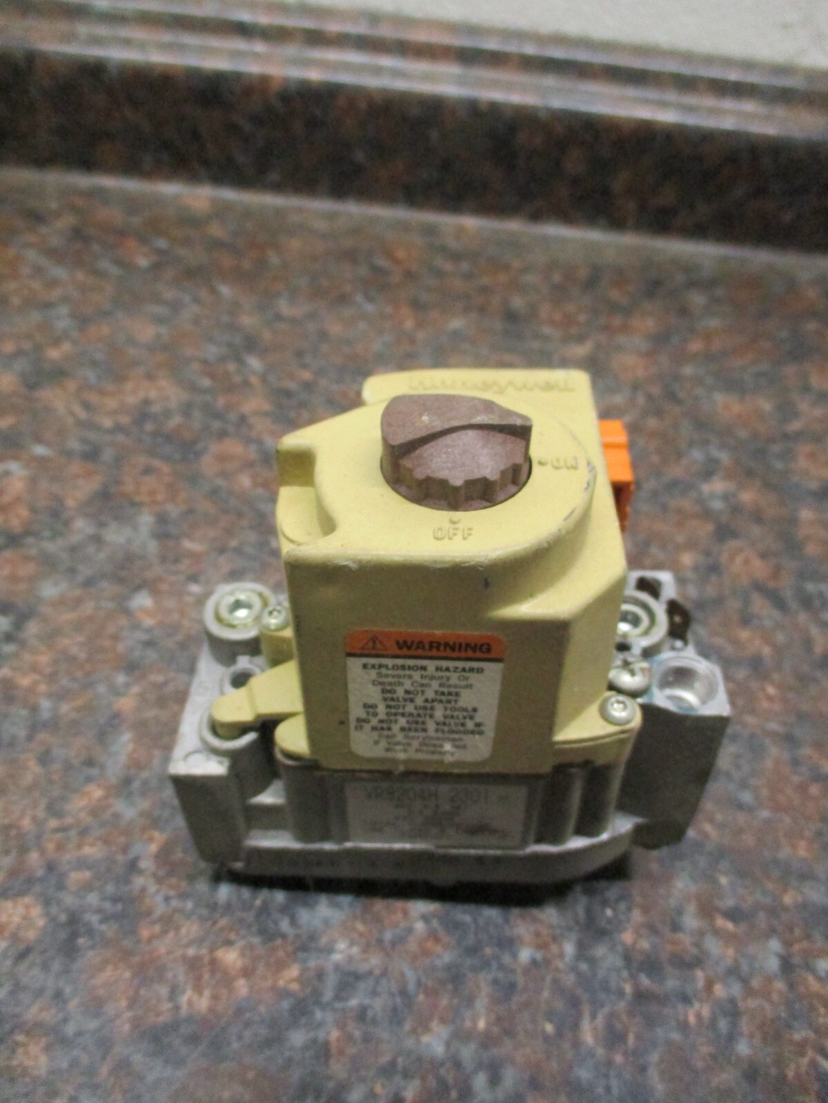 Honeywell VR8204H2301 HVAC Furnace Gas Valve FREE SHIPPING | eBay