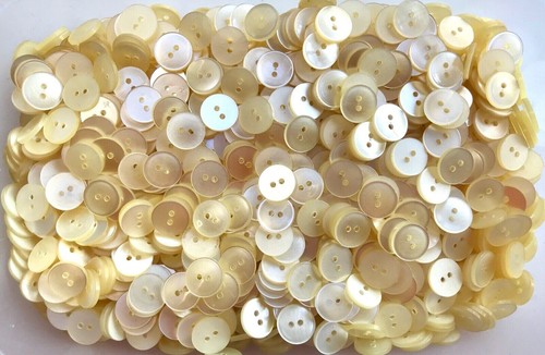 Buttons 14mm 22L Light Cream Pearlescent Polished Craft 2 Hole Small Button Z93 - Picture 12 of 24