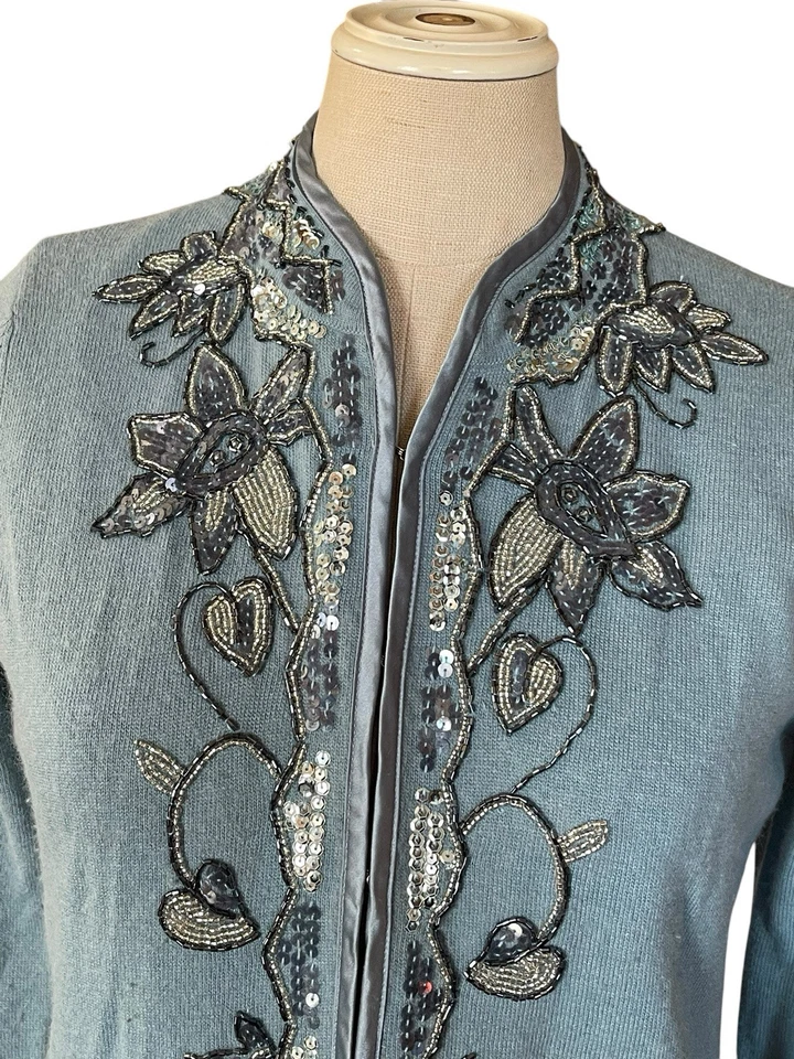 Próximo Suéter Talla Pequeña Cuentas Lentejuelas Cárdigan Gancho Un Ojo Forrado Manga Larga Foto 2 de 4