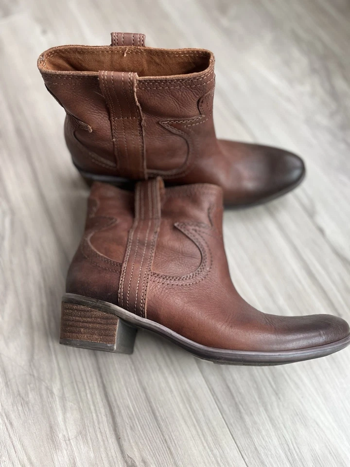 Botas al tobillo de vaquero Lucky Brand Terra marrón con tacón de cuero punta bruñida talla 7,5 Foto 3 de 4