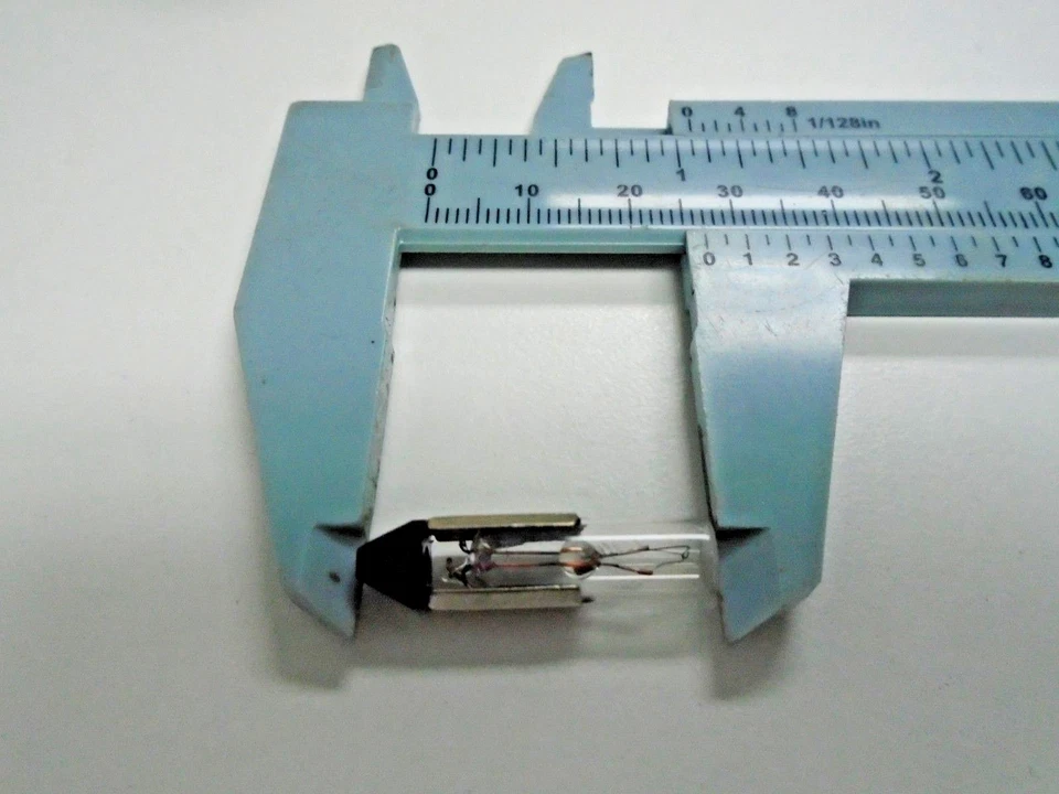 Miniature Incand. Bulb,6PSB,1.0W,T2,6V GE LIGHTING TEL/6PSB - Image 3 of 3