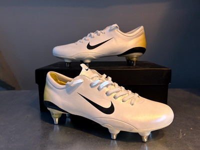 BN Nike Vapor III R9 White/Gold Ronaldo Superfly V soccer shoes 7,5 6,5 40,5