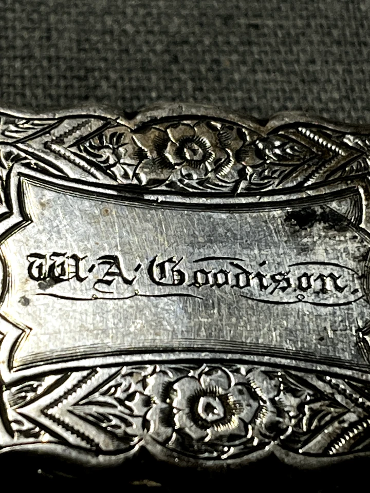 ANTIGUA CAJA RAPÉ PLATA ESTERLINA BIRMINGHAM INGLESA 1866 52g excelente estado. Foto 4 de 4