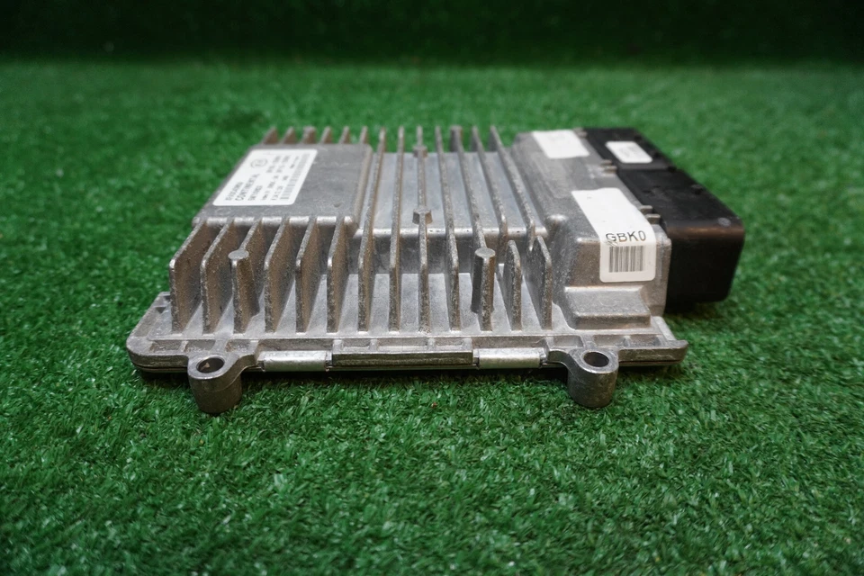 Módulo informático motor KIA SORENTO 2014 2015 OEM ECM 391032GBK0 Foto 3 de 4