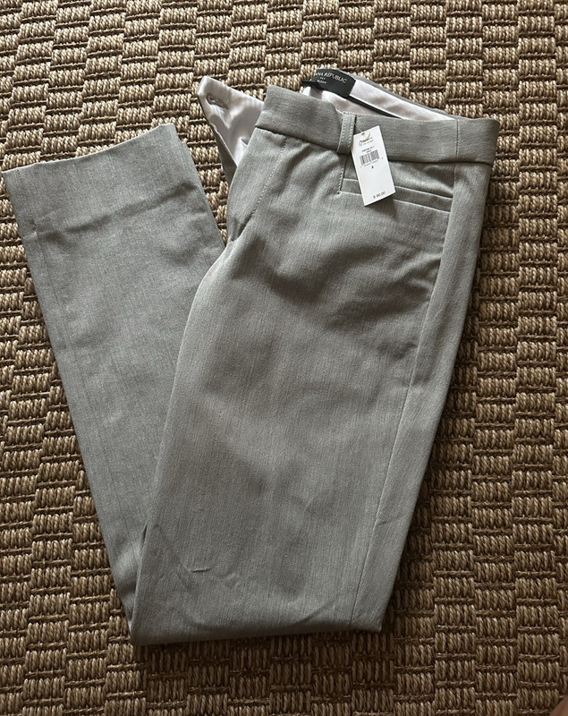 Banana Republic Women’s Gray Solid Flat Front Dress Pants Regular Size 2