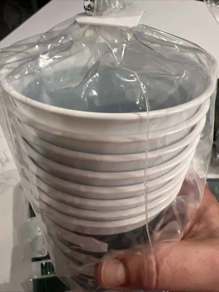 Michigan State Spartans Party Pack 160 Napkins, 32 Cups, 6 Table Cloths - Image 3 of 4