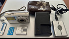 Sony Cyber-Shot Dsc-S750 7.2 Mp Digital Camera+Charger+Battery+1. 0 Sd Card+Cable