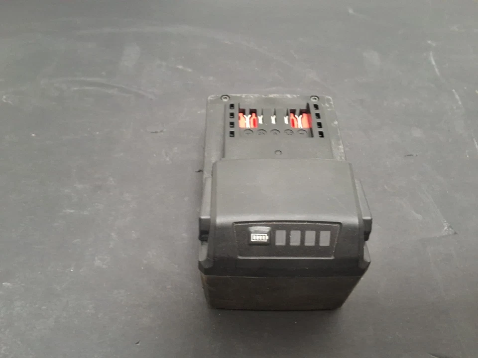 Only  11 Charge Cycles-Snap-on 18V Monster Lithium 5Ah Battery CTB185 #223302261 - Изображение 2 из 4