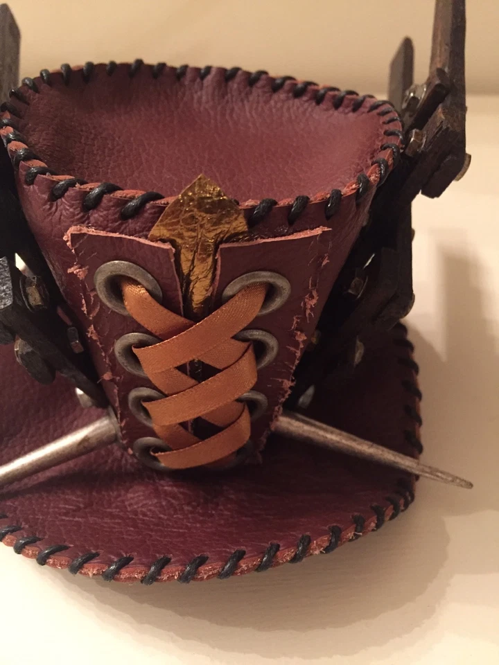 Mini chapeau haut de forme steampunk marron/cuir bordeaux fait main original - Photo 3/4