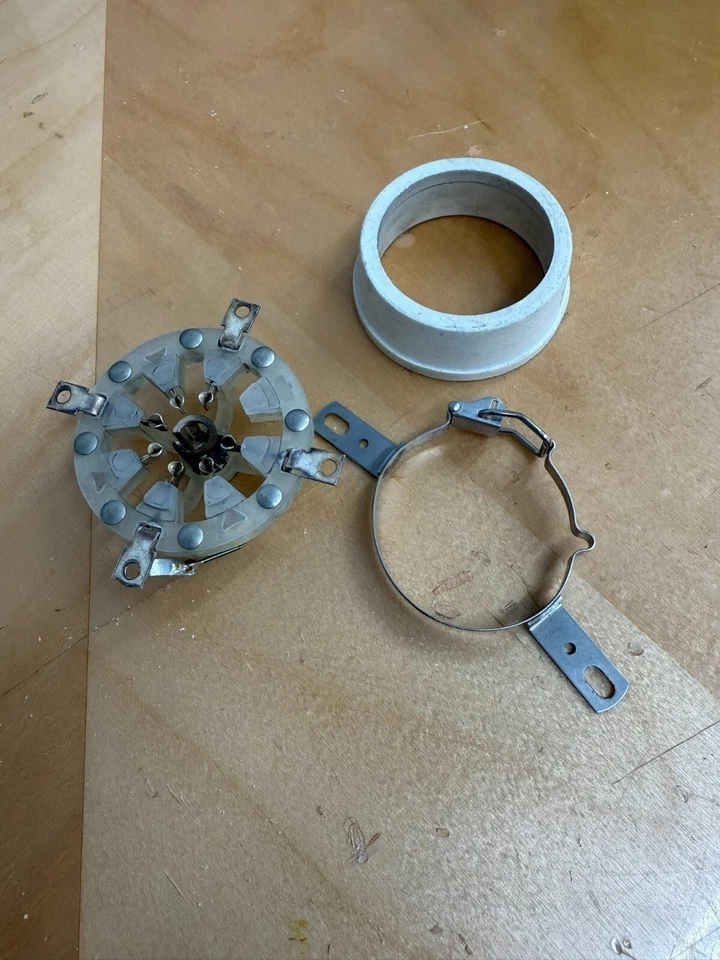 Combo de chimenea y enchufe de cerámica NOS para tubos de RF 4CX250 / 4CX150 / 8321 Foto 3 de 4