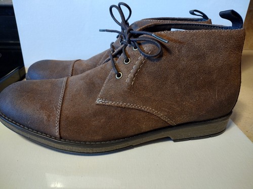 Stivaletti stringati Clarks uomo 11,5 marroni scamosciati Hinman Chukka punta brunita NUOVI - Foto 5 di 10