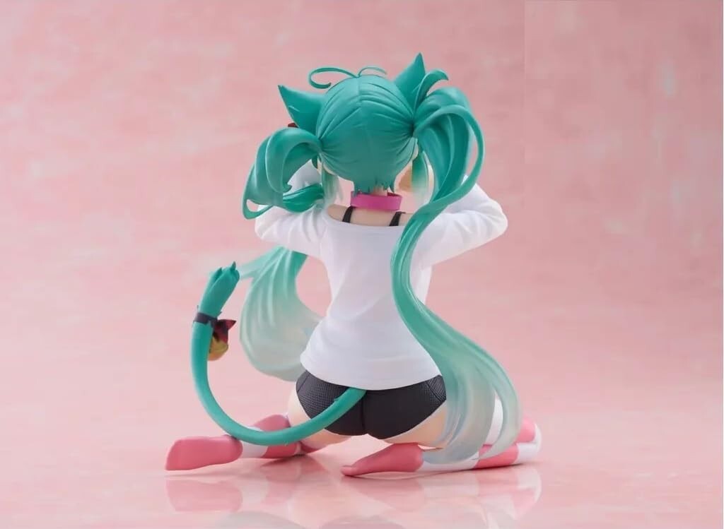Hatsune Miku Desktop Cute figure with cat ears t shirt ver