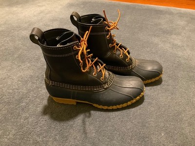 LL Bean navy lace up bean boots, women s 9