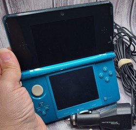 Nintendo 3DS Aqua Blue US Handheld System Game Stylus Universal & Car Charger