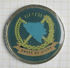 DROIT ET AVANT / BOSNEN HERZEGOWINA / ARMEE ............ Länder Pin (142f)