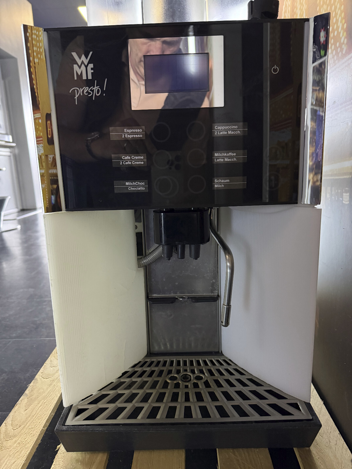 WMF Presto mit Schoko LED Kaffeevollautomat Kaffeemaschine