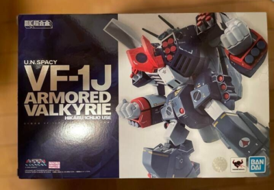 DX Chogokin VF-1J Armored Valkyrie (Hikaru Ichijo)