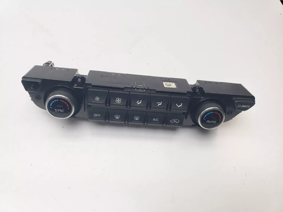 KIA SPORTAGE MK4 A/C HEATER CLIMATE CONTROL PANEL SWITCH 2018 97250-F1701 - Image 3 of 4