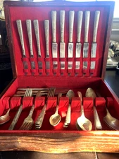 Vintage 45Pc Oneida CAPRI Silverplate 1881 WM A Rogers Art Deco Flatware Set