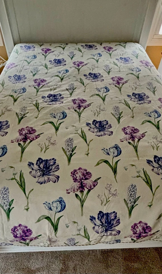 Vtg Eastern Accents Original Design 5 Piece Bed Set Purple Floral Cottage Core - Image 2 of 4