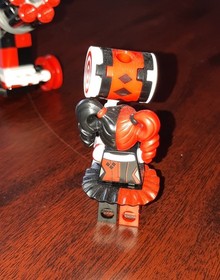 Lego 70916 The Batman Movie Harley Quinn w/ Hammer & Cannon Minifig Mini Figure